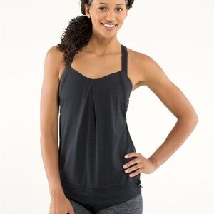 Lululemon Women Black Rest Less Tank Top
Drawcord Cinch Waist Shelf
Bra. Size XS